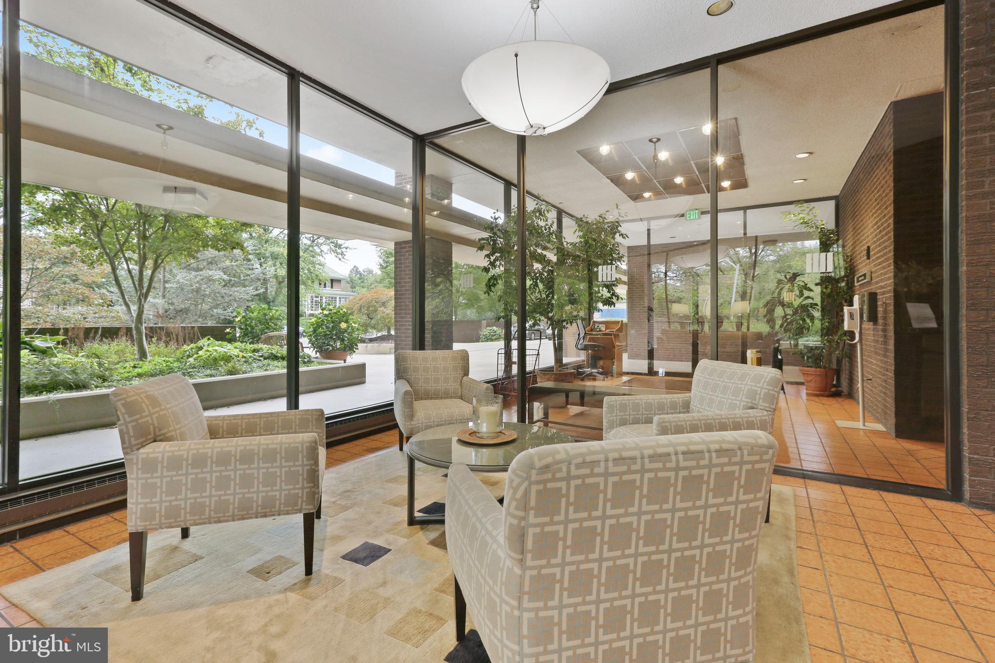 WINTHROP HOUSE - Residential