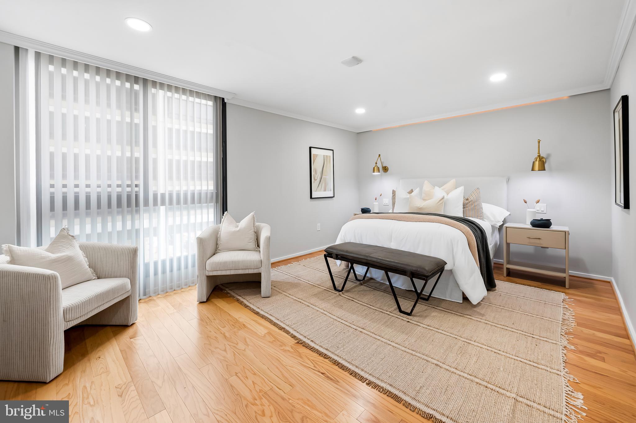 WINTHROP HOUSE - Residential