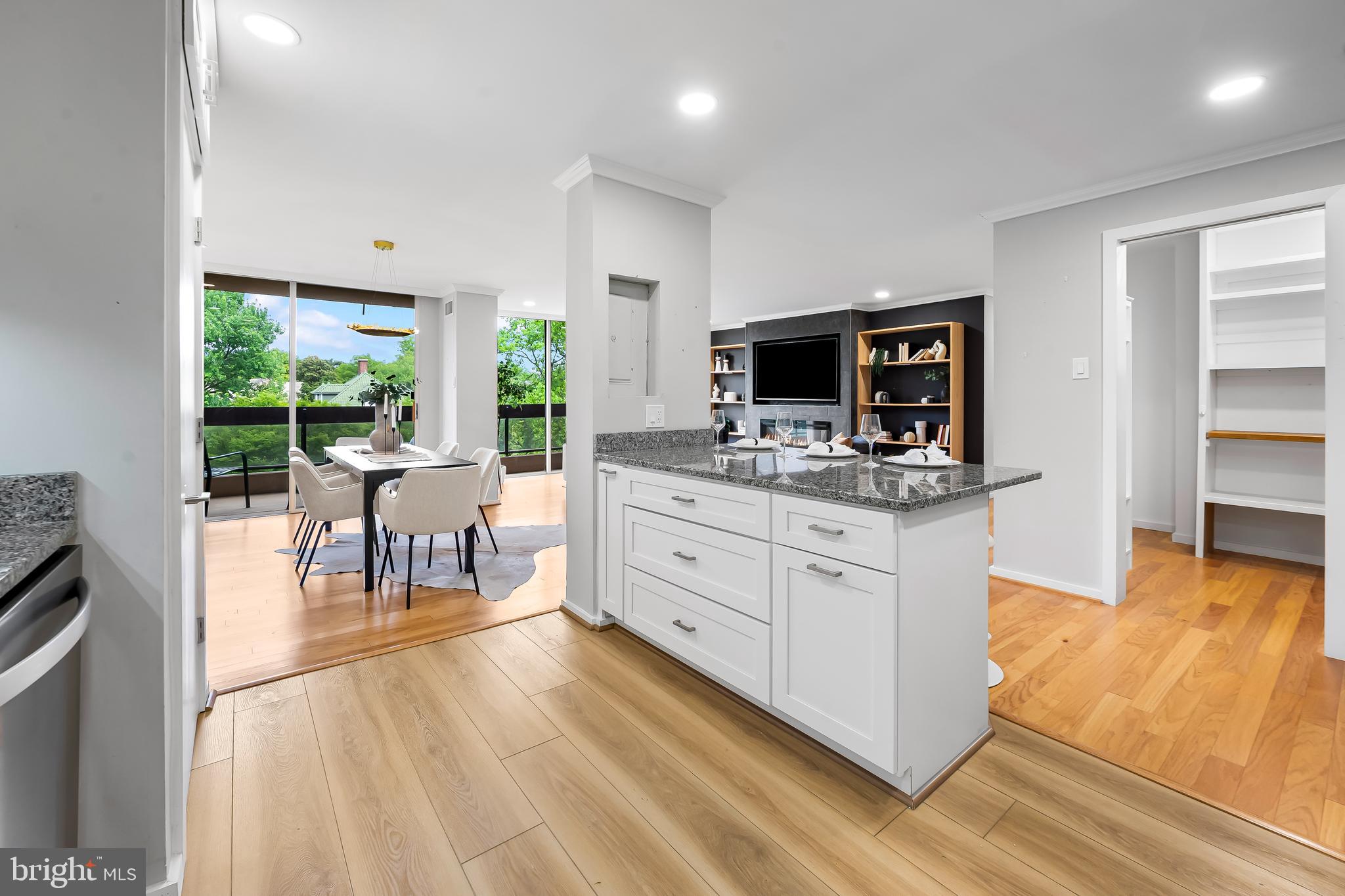 WINTHROP HOUSE - Residential