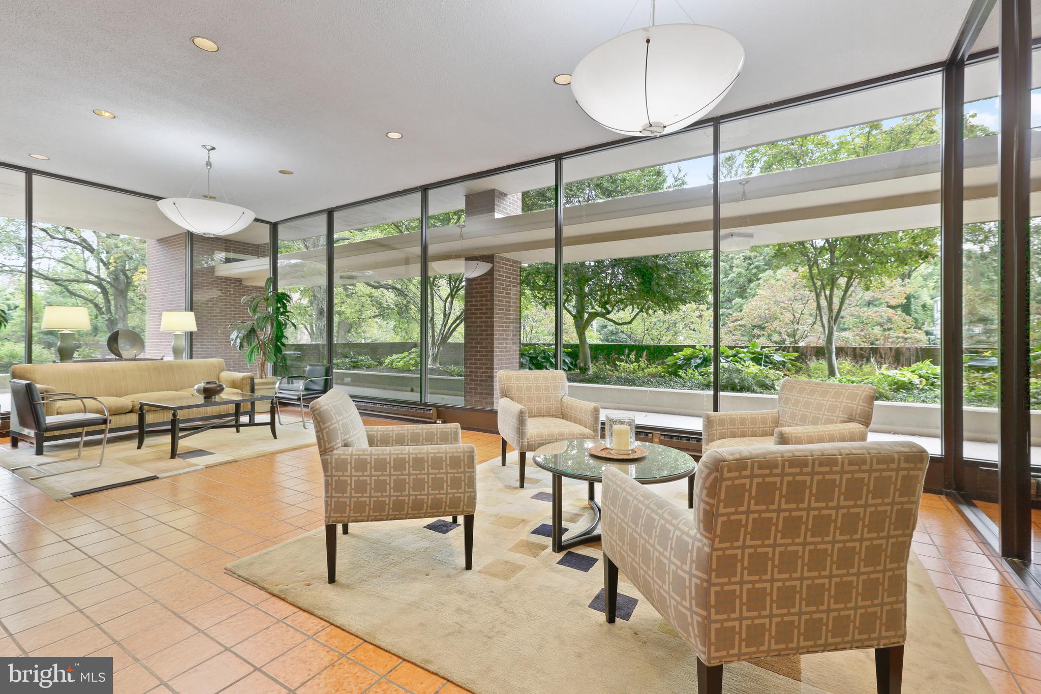 WINTHROP HOUSE - Residential