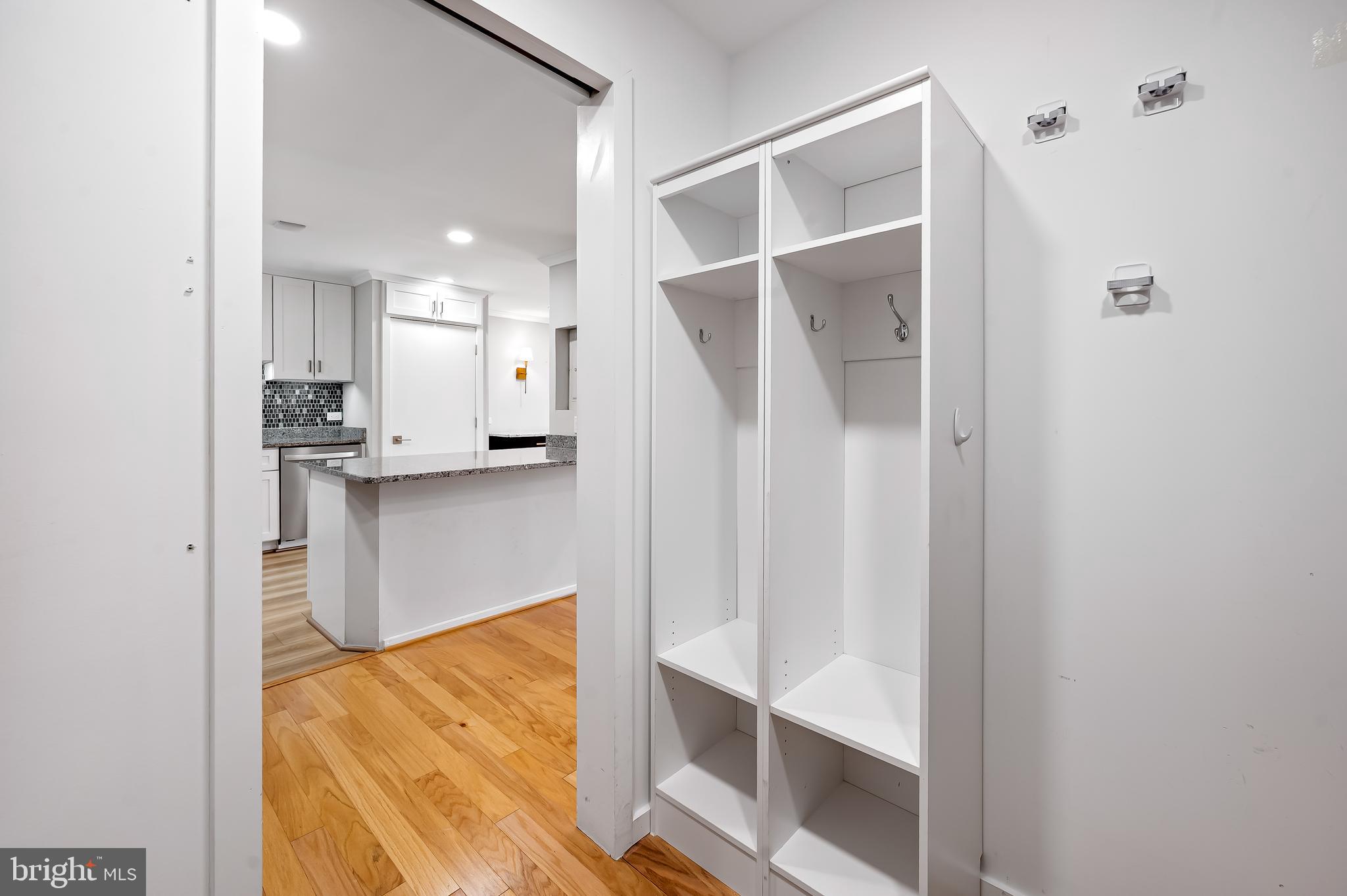 WINTHROP HOUSE - Residential