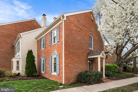 Townhouse For Sale - 830 Bashford Lane<br/> Alexandria City County, ALEXANDRIA, VA 22314