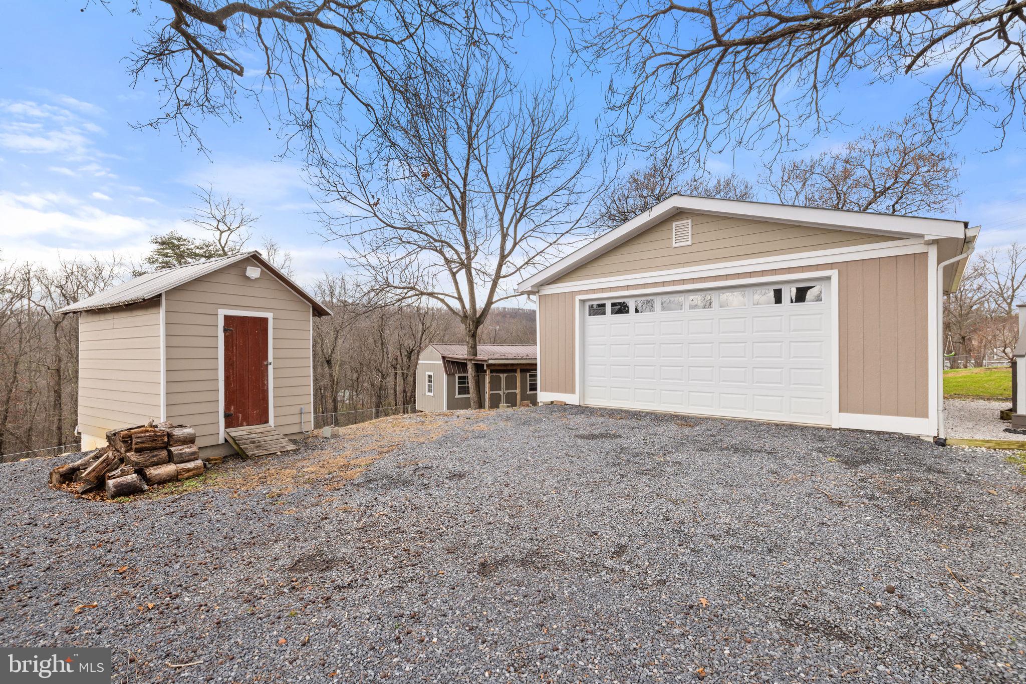 BACK CREEK - Residential Lease