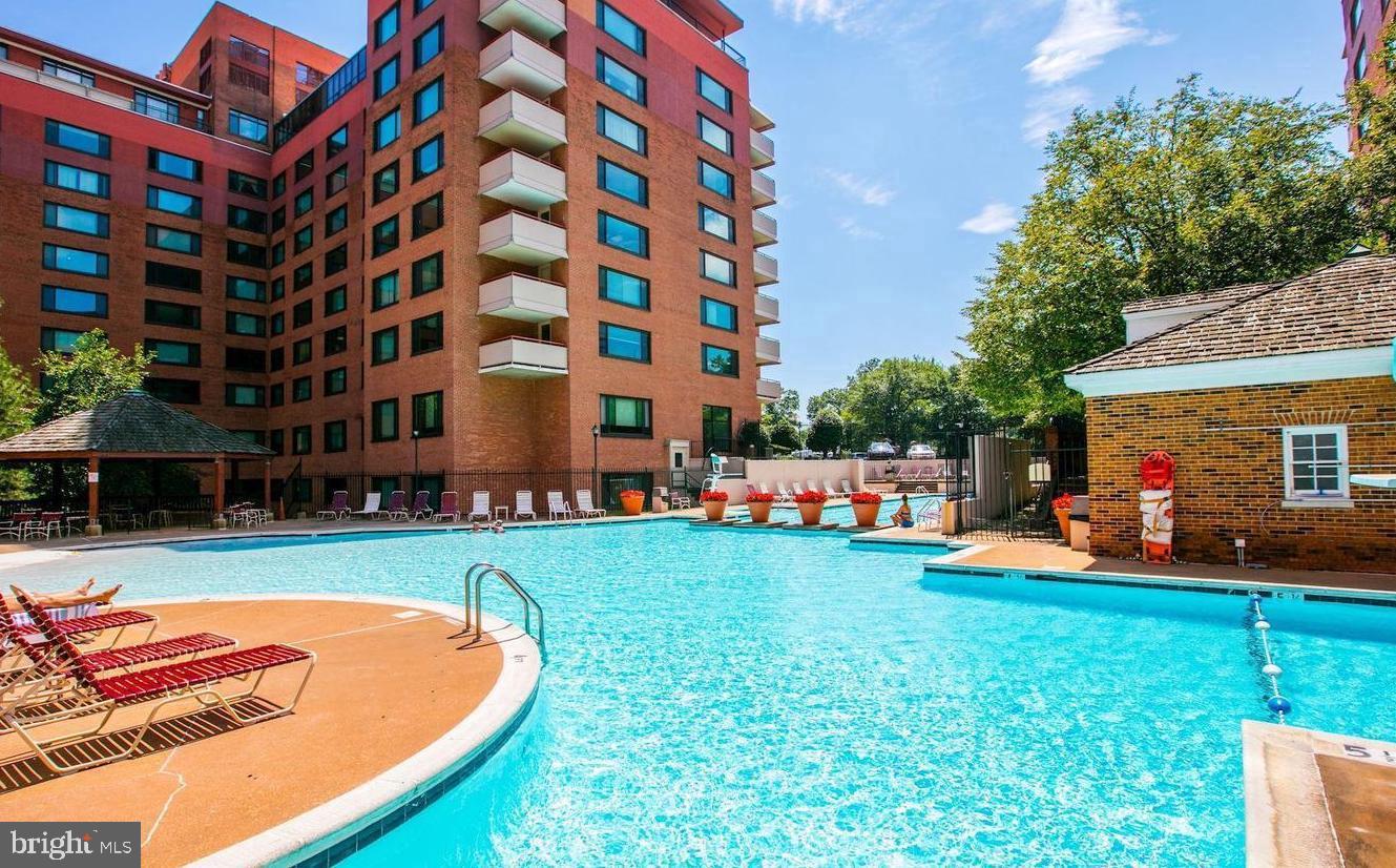 ROSSLYN - Residential