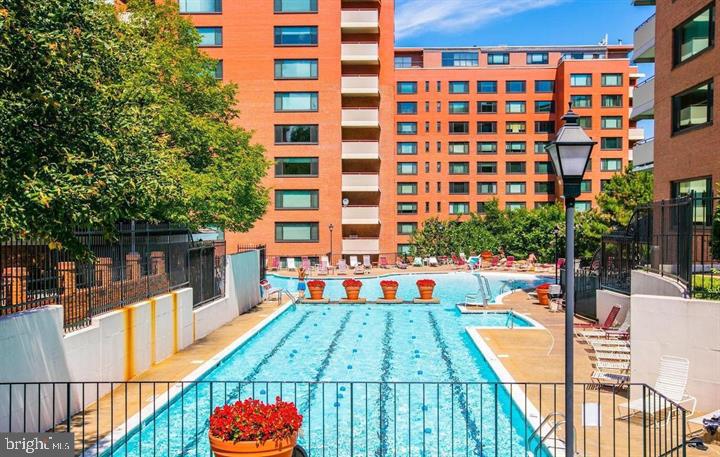 ROSSLYN - Residential