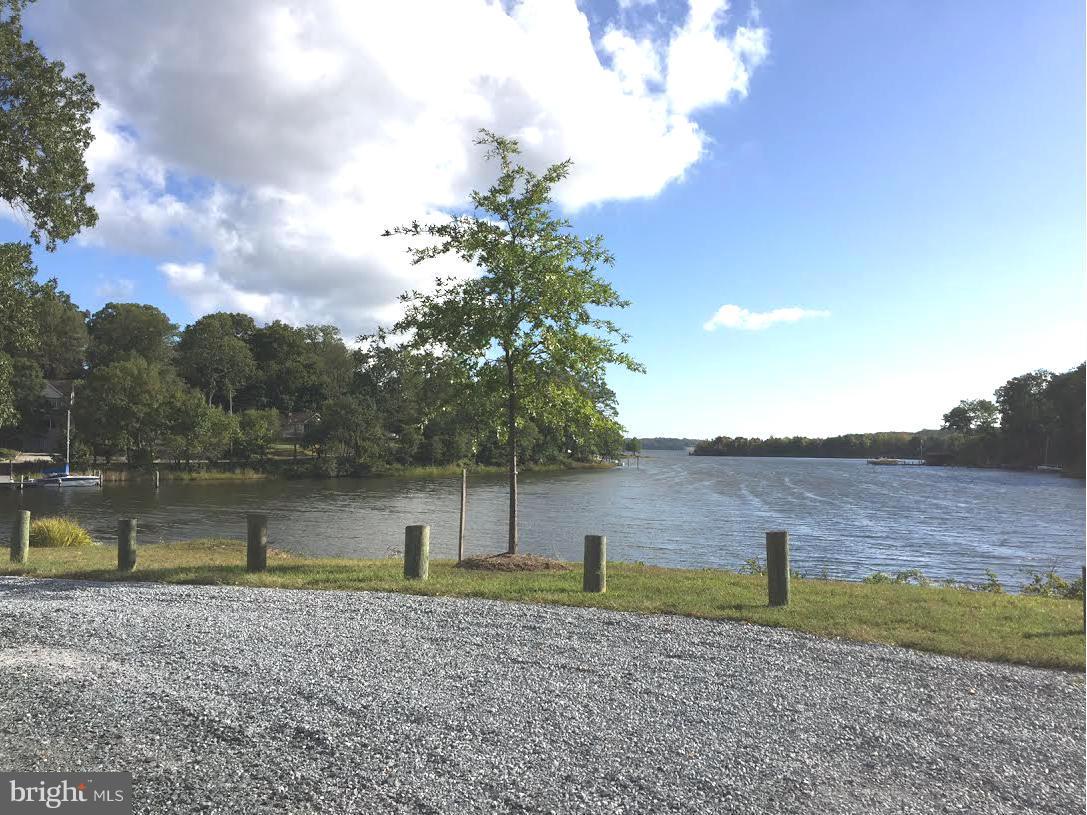 WOODLAND BEACH - Residential Lease