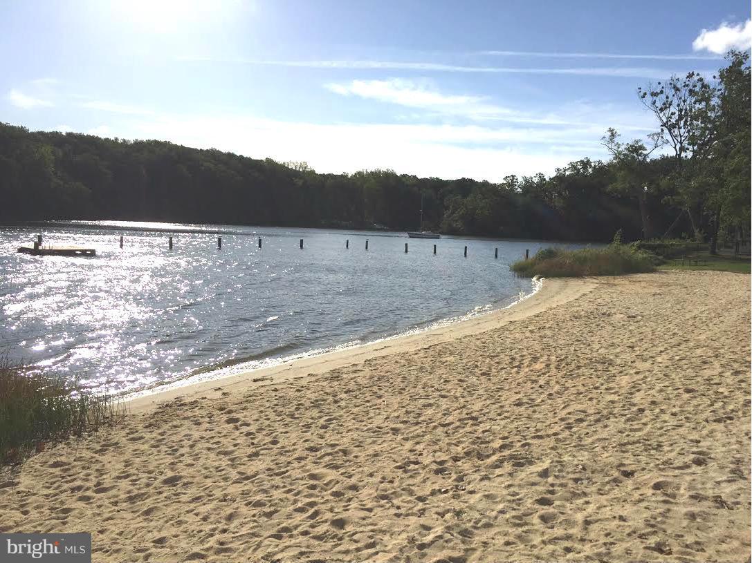 WOODLAND BEACH - Residential Lease