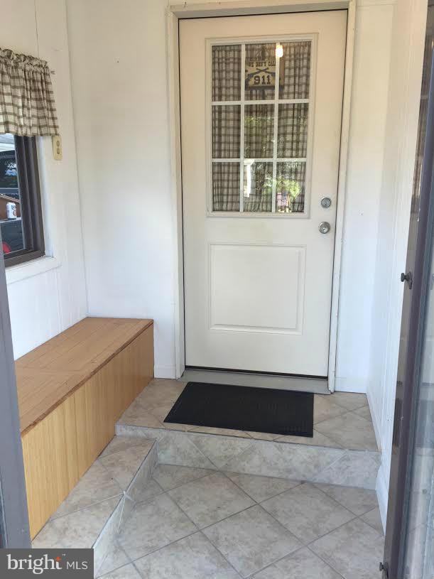 WOODLAND BEACH - Residential Lease