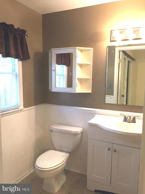 WOODLAND BEACH - Residential Lease