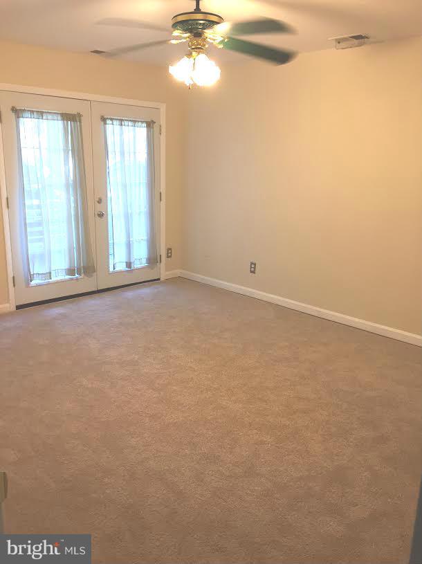 WOODLAND BEACH - Residential Lease