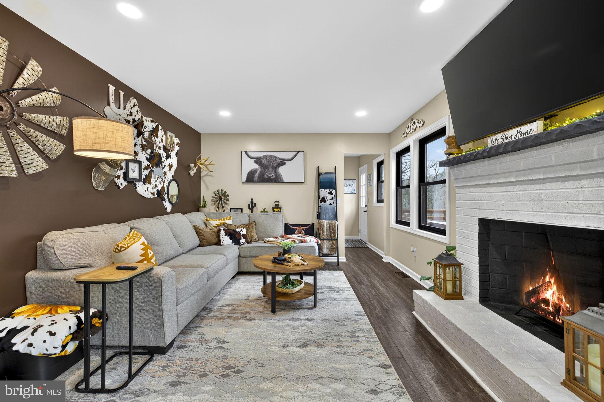 LONE OAK - Residential