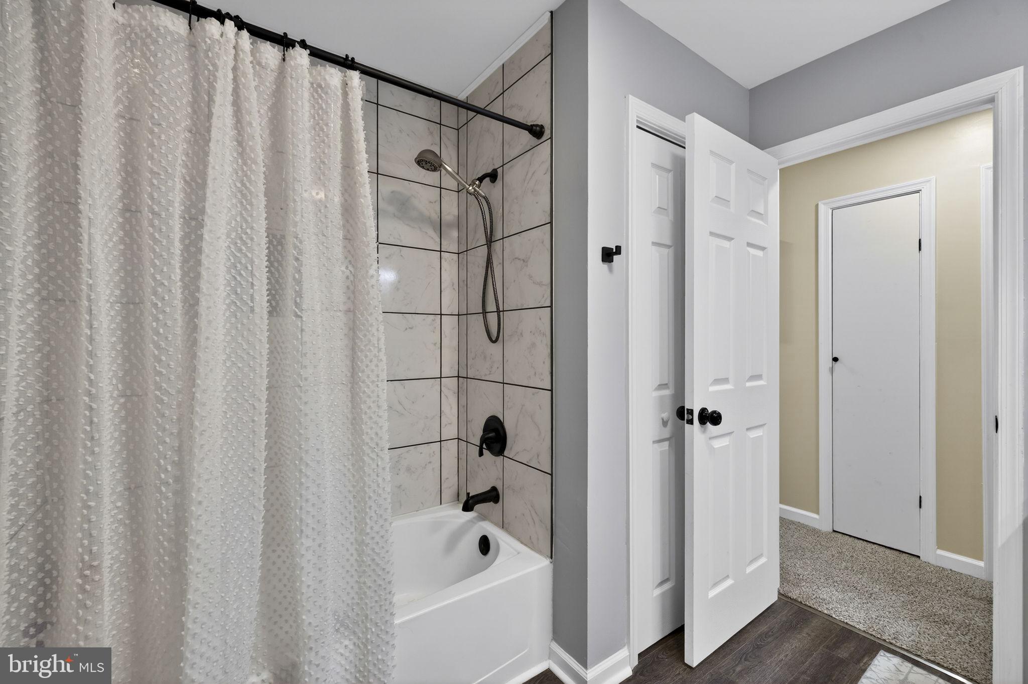 LONE OAK - Residential