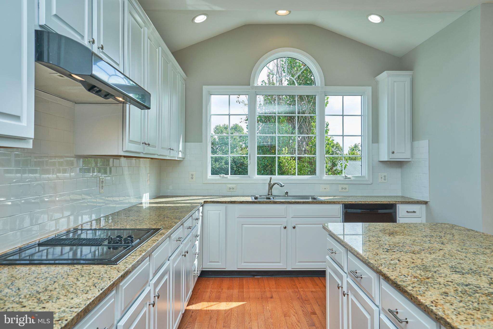 BELMONT COUNTRY CLUB - Residential Lease