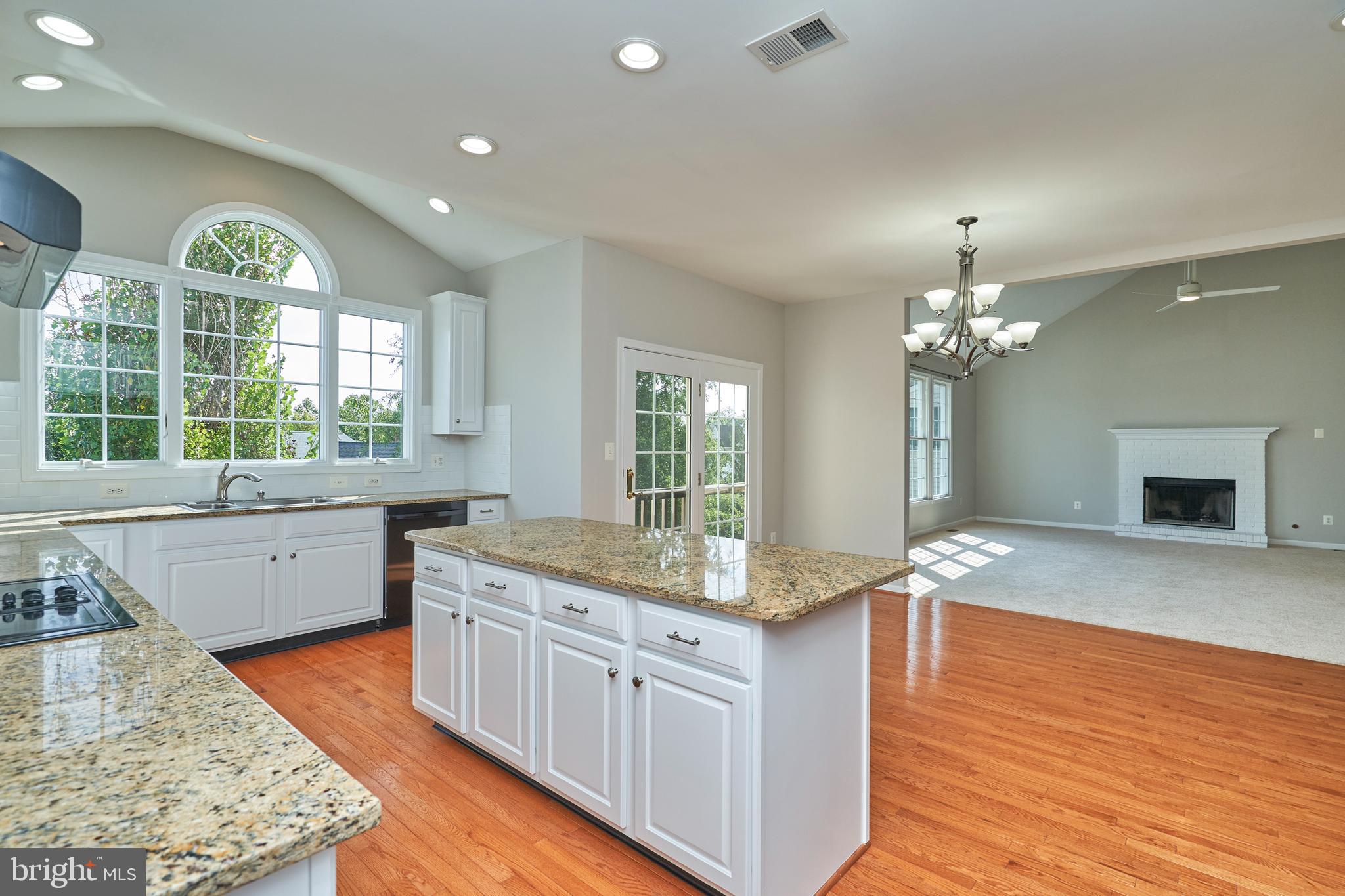 BELMONT COUNTRY CLUB - Residential Lease