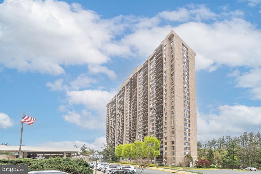 Photo of 3705 S George Mason Drive #2414S, FALLS CHURCH, VA 22041 (MLS # VAFX2274346)