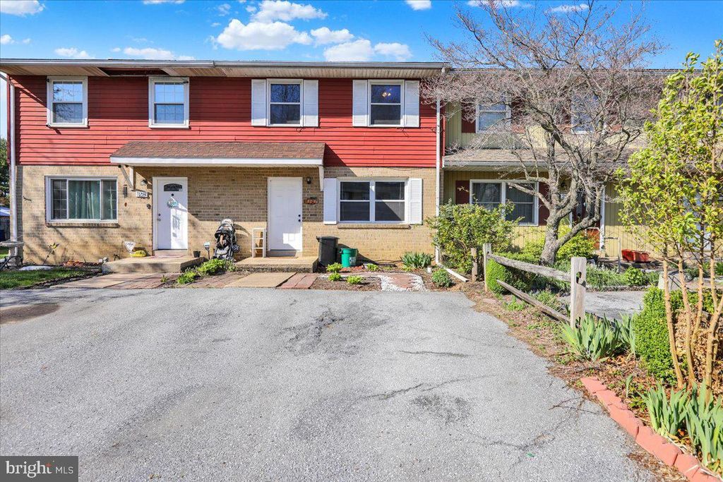 Photo of 127 Maplewood Lane, MARIETTA, PA 17547 (MLS # PALA2067918)