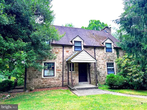 1221 Edge Hill Road, Abington, PA MLS: PAMC2132604