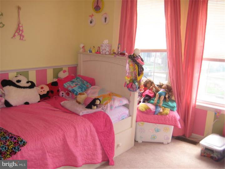 VILLAGE SHIRES - Residential