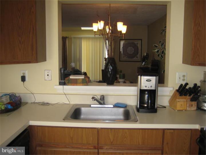 VILLAGE SHIRES - Residential