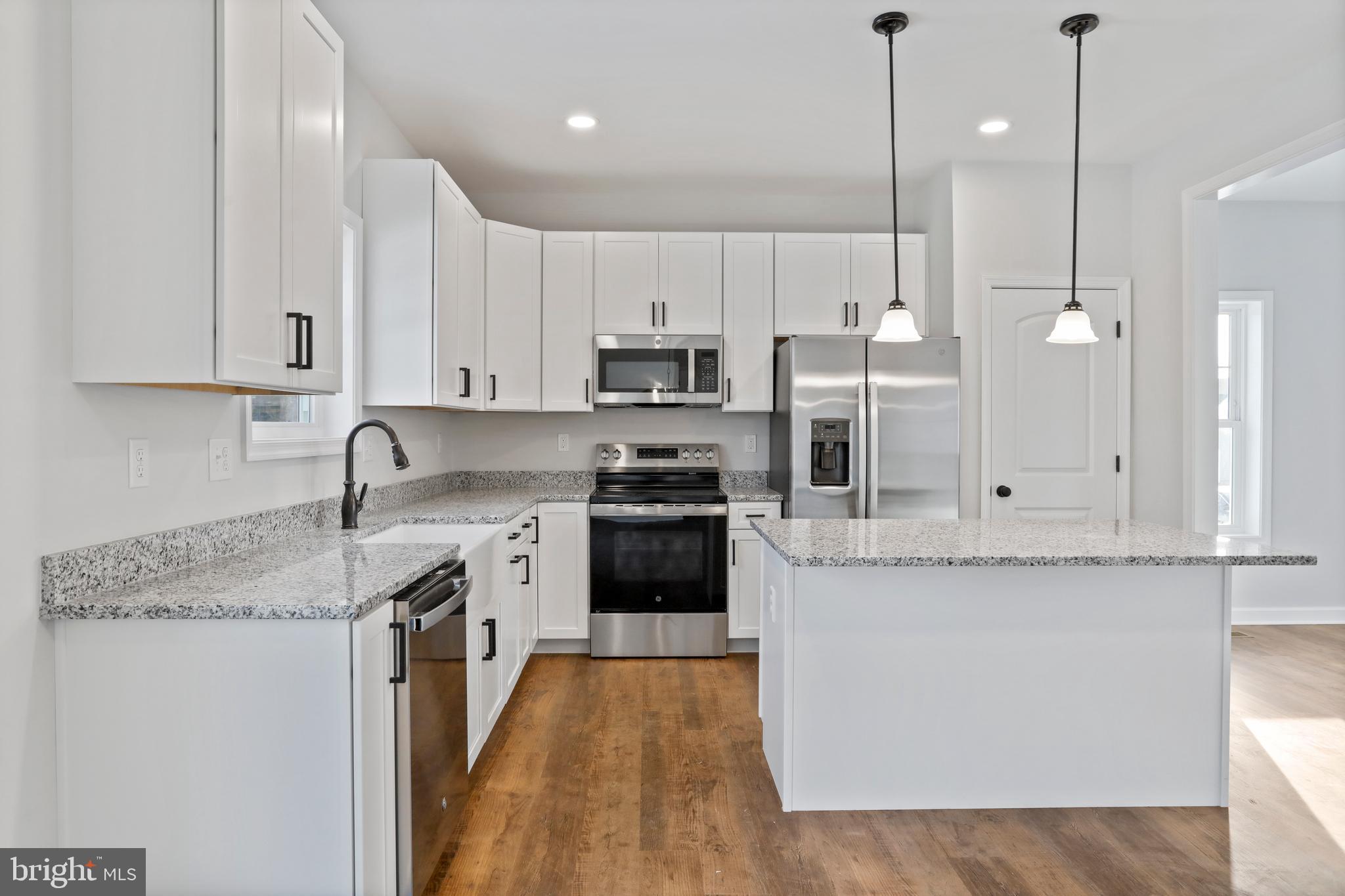 MIDDLE CREEK VISTAS - Residential