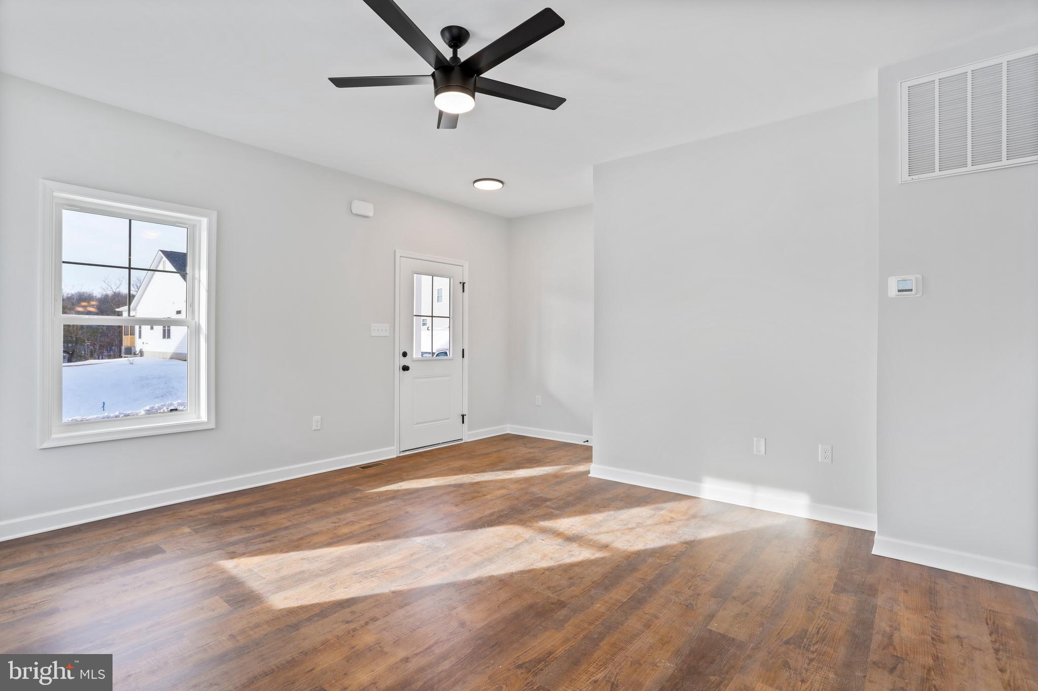 MIDDLE CREEK VISTAS - Residential