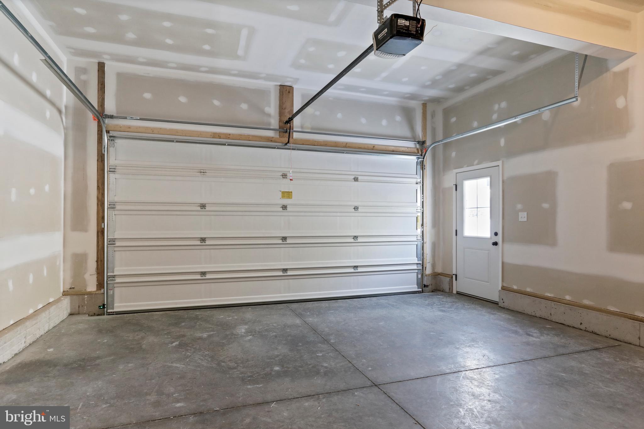 MIDDLE CREEK VISTAS - Residential