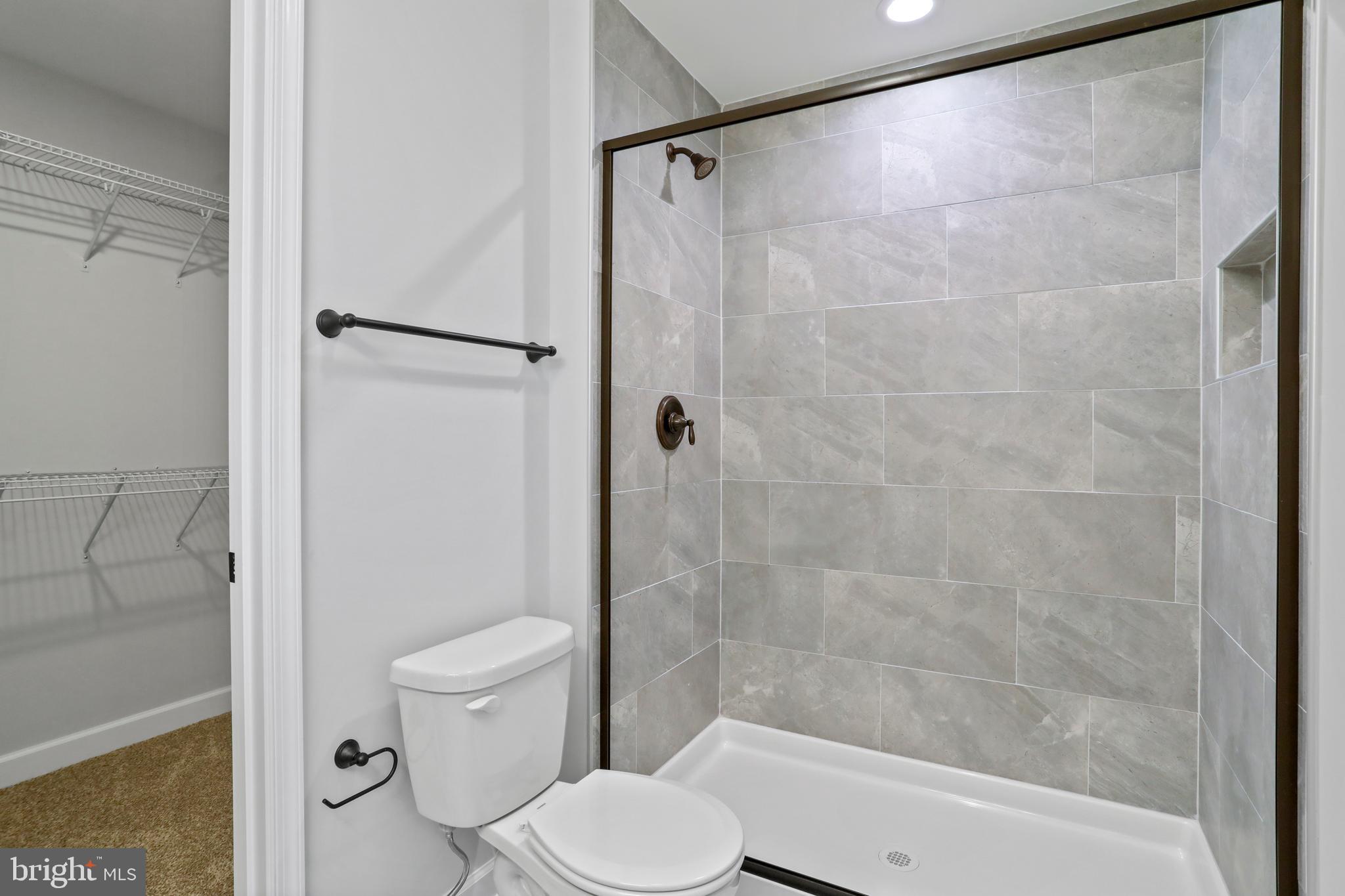 MIDDLE CREEK VISTAS - Residential