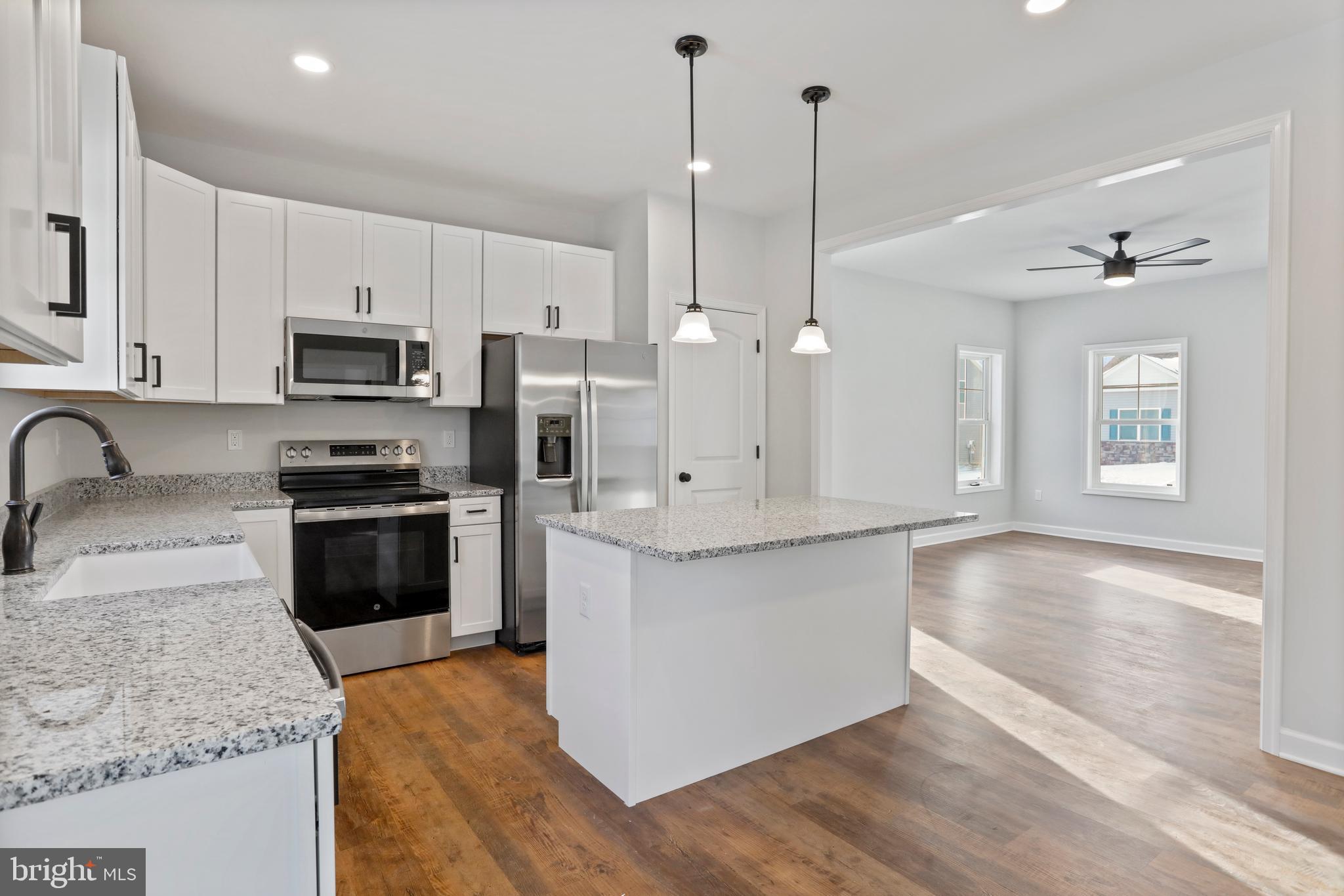 MIDDLE CREEK VISTAS - Residential