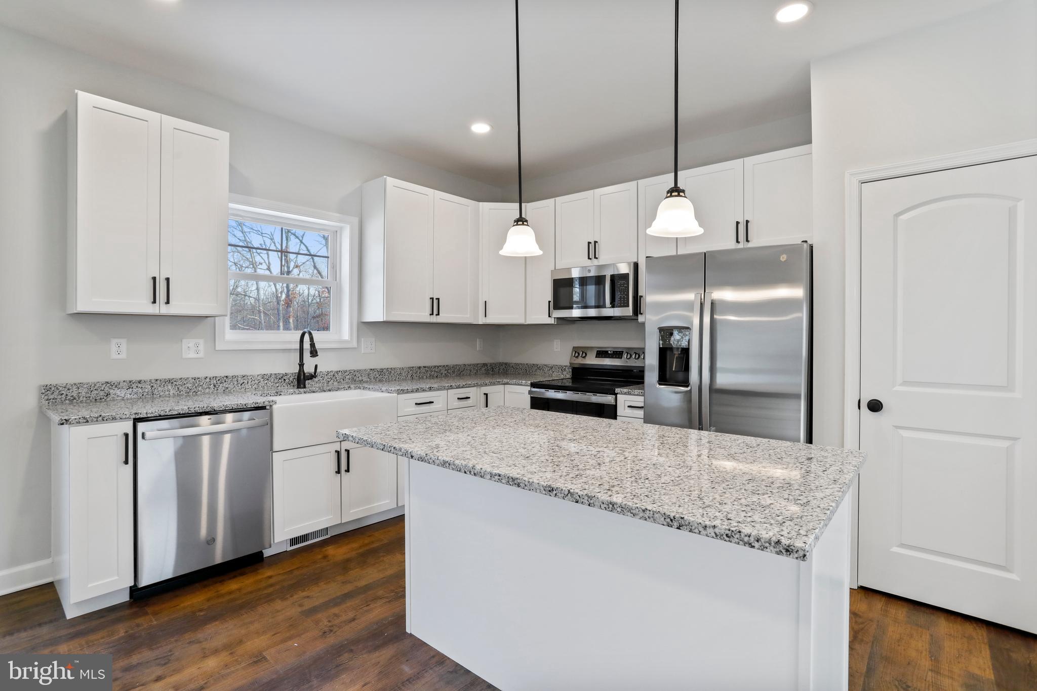 MIDDLE CREEK VISTAS - Residential