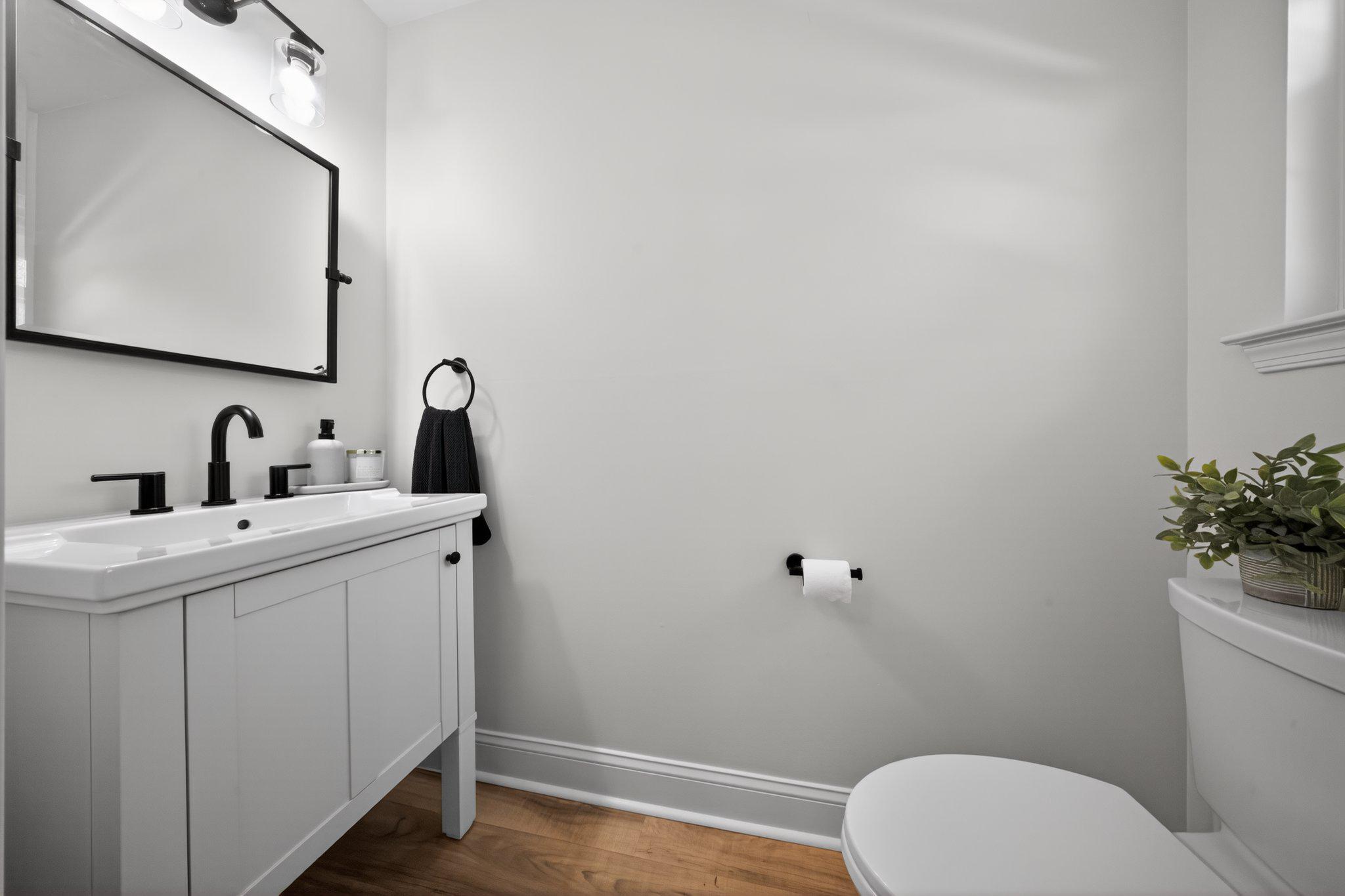 MAKEFIELD GLEN - Residential