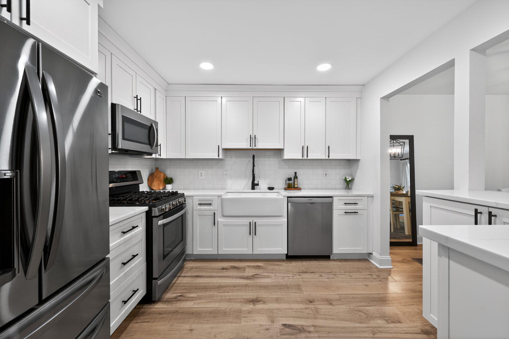 MAKEFIELD GLEN - Residential