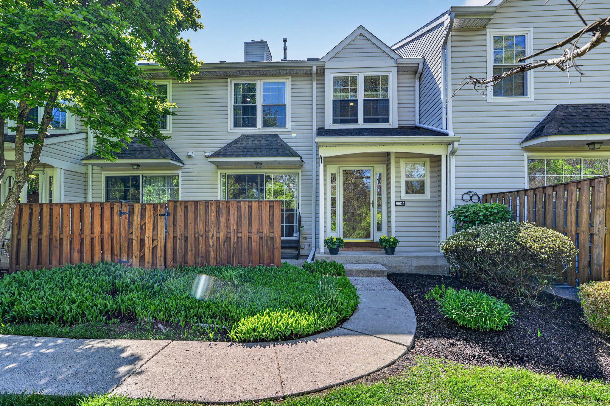 MAKEFIELD GLEN - Residential