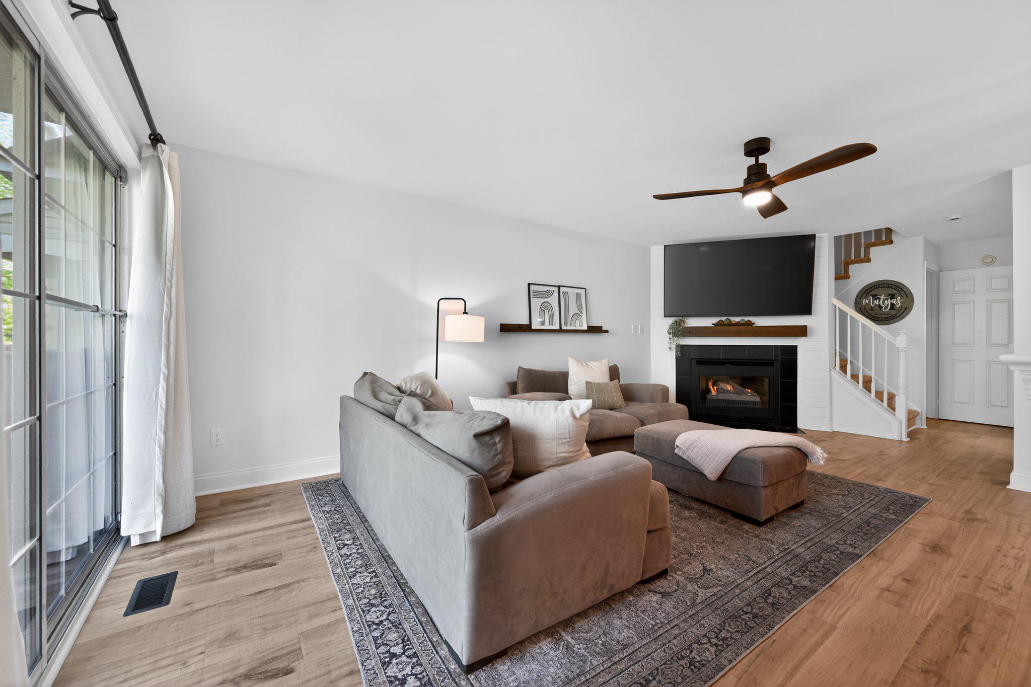 MAKEFIELD GLEN - Residential