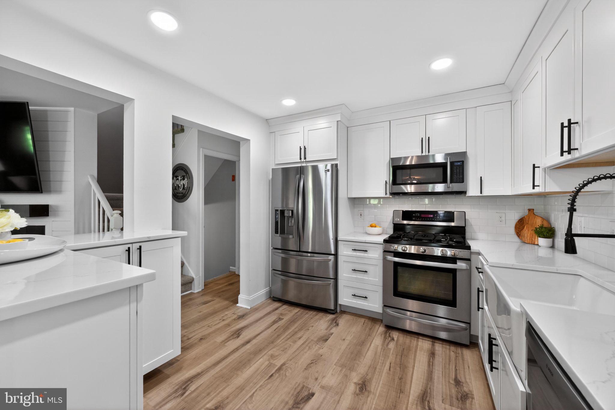 MAKEFIELD GLEN - Residential