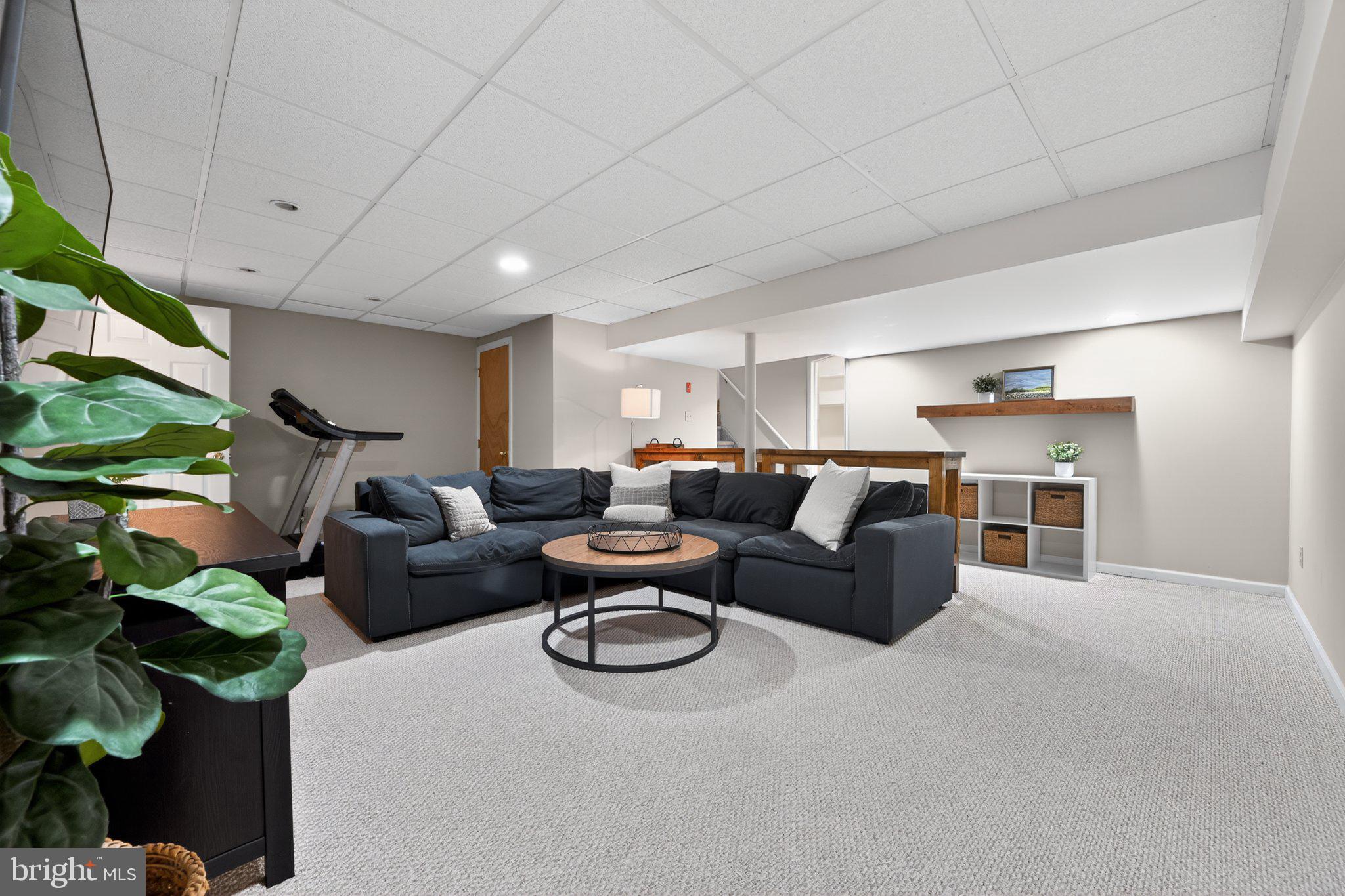 MAKEFIELD GLEN - Residential