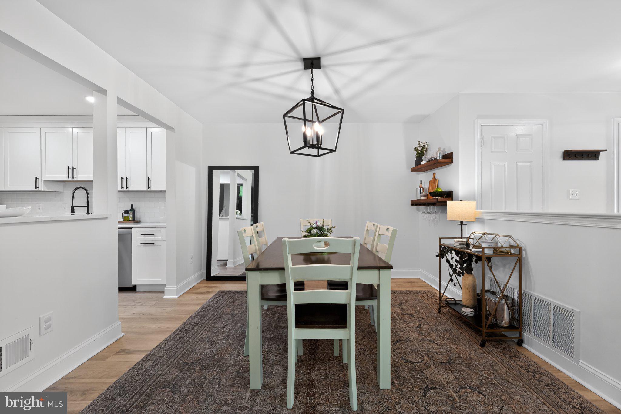 MAKEFIELD GLEN - Residential