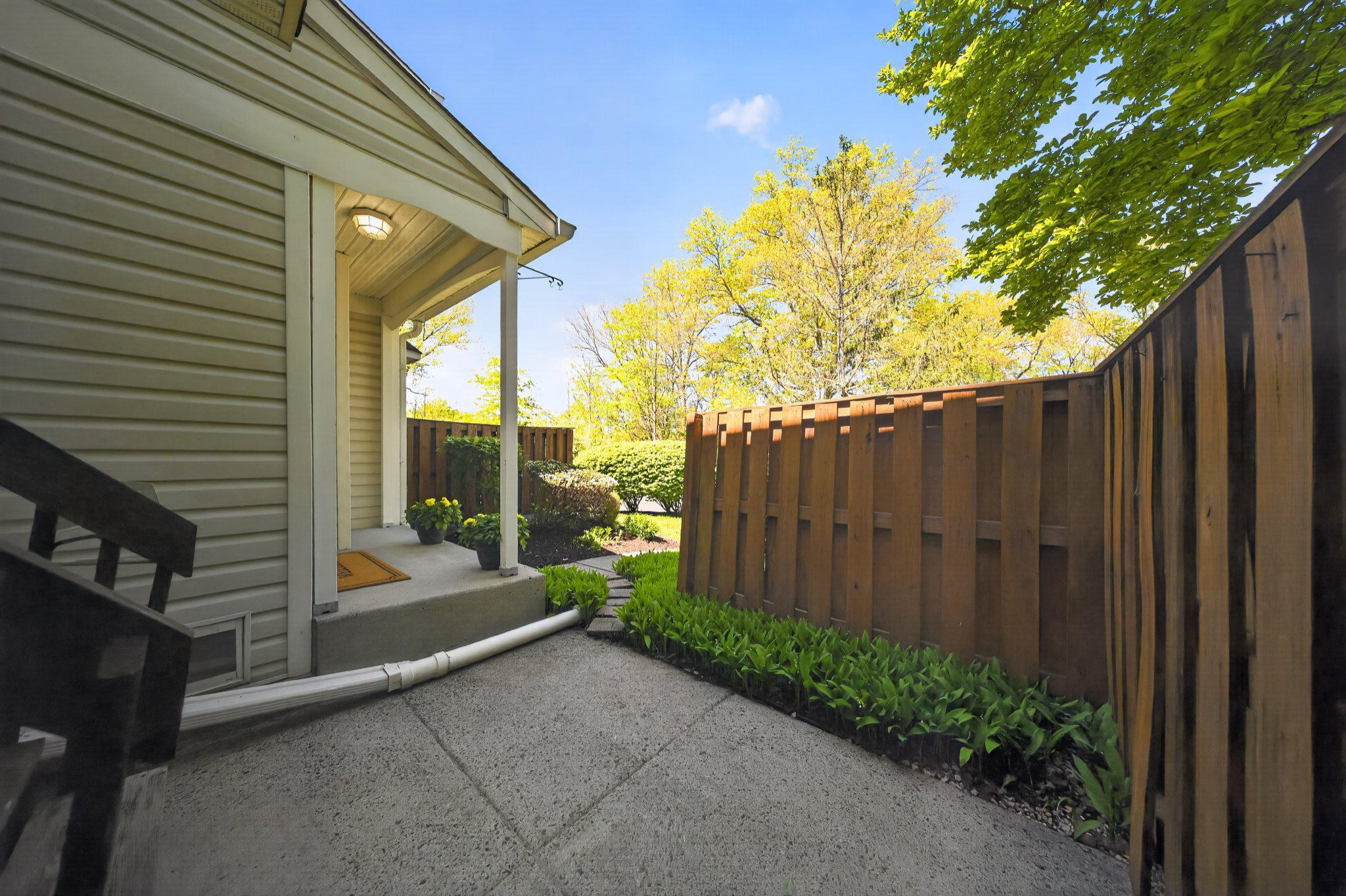 MAKEFIELD GLEN - Residential