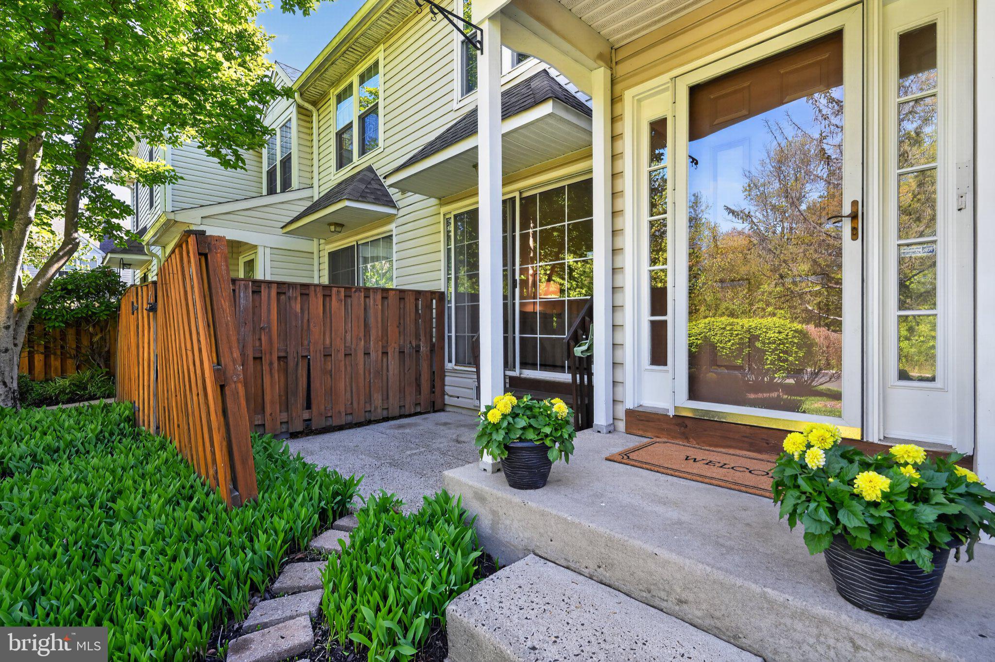 MAKEFIELD GLEN - Residential