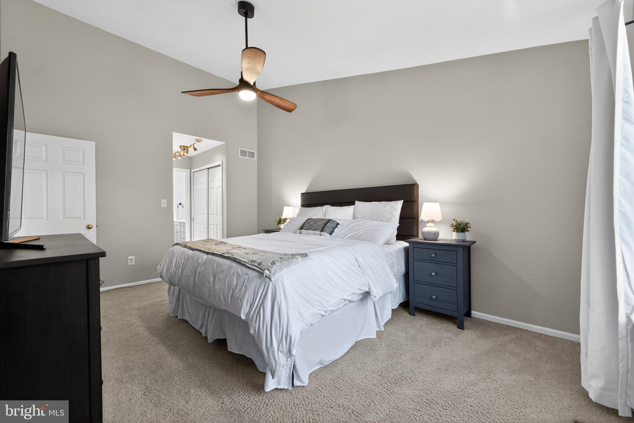 MAKEFIELD GLEN - Residential