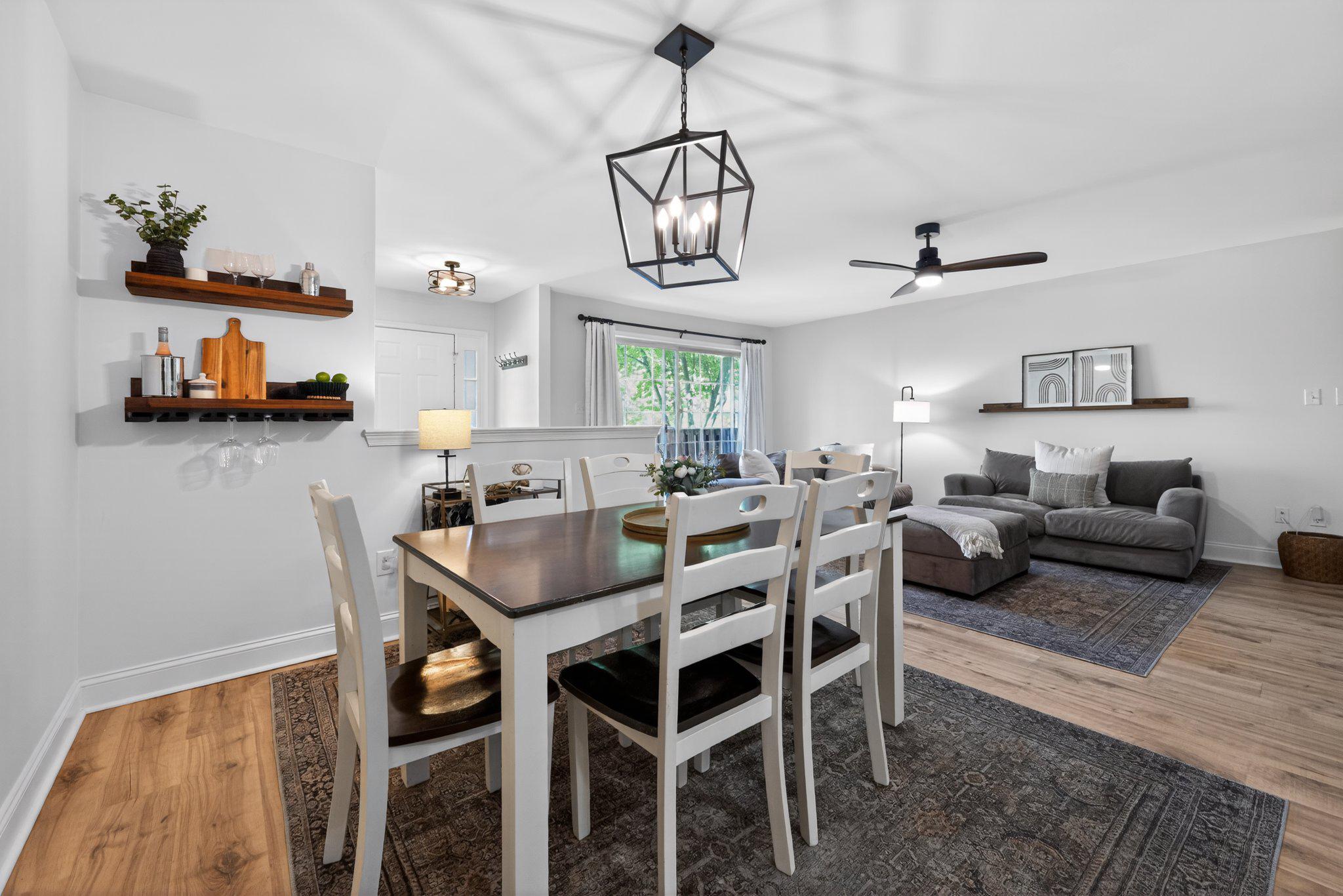 MAKEFIELD GLEN - Residential