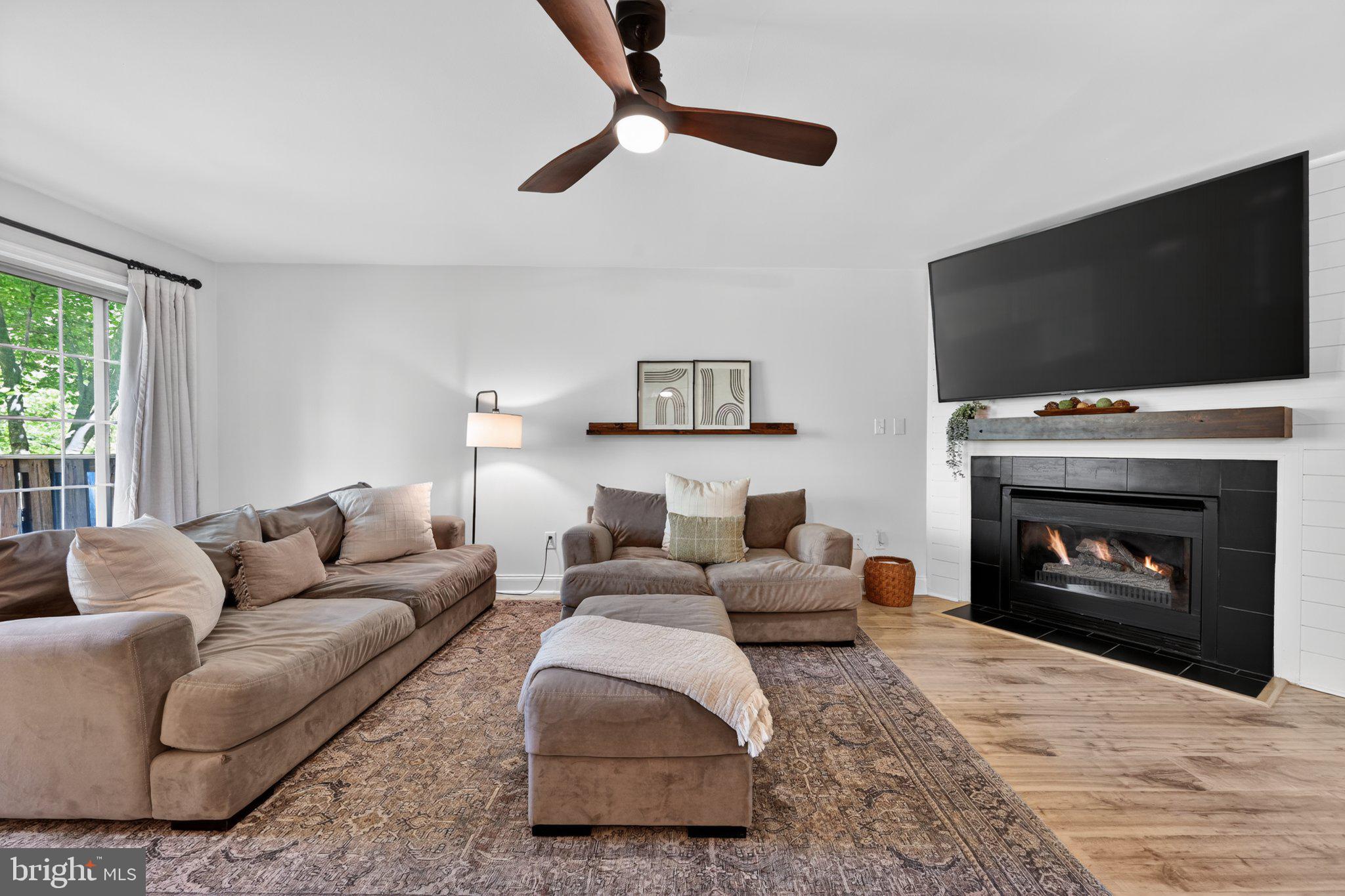 MAKEFIELD GLEN - Residential