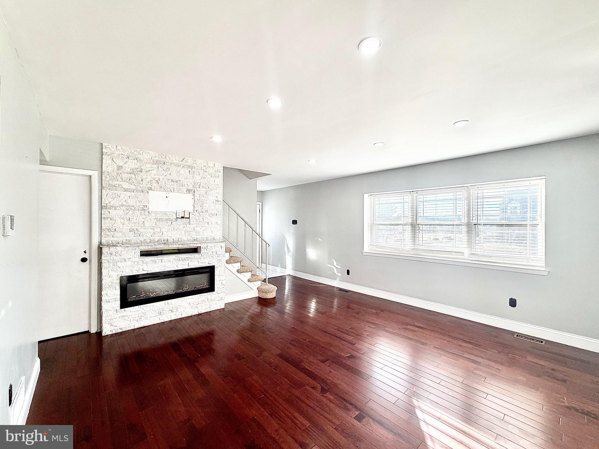 UPTON VILLAGE NORTH - Residential