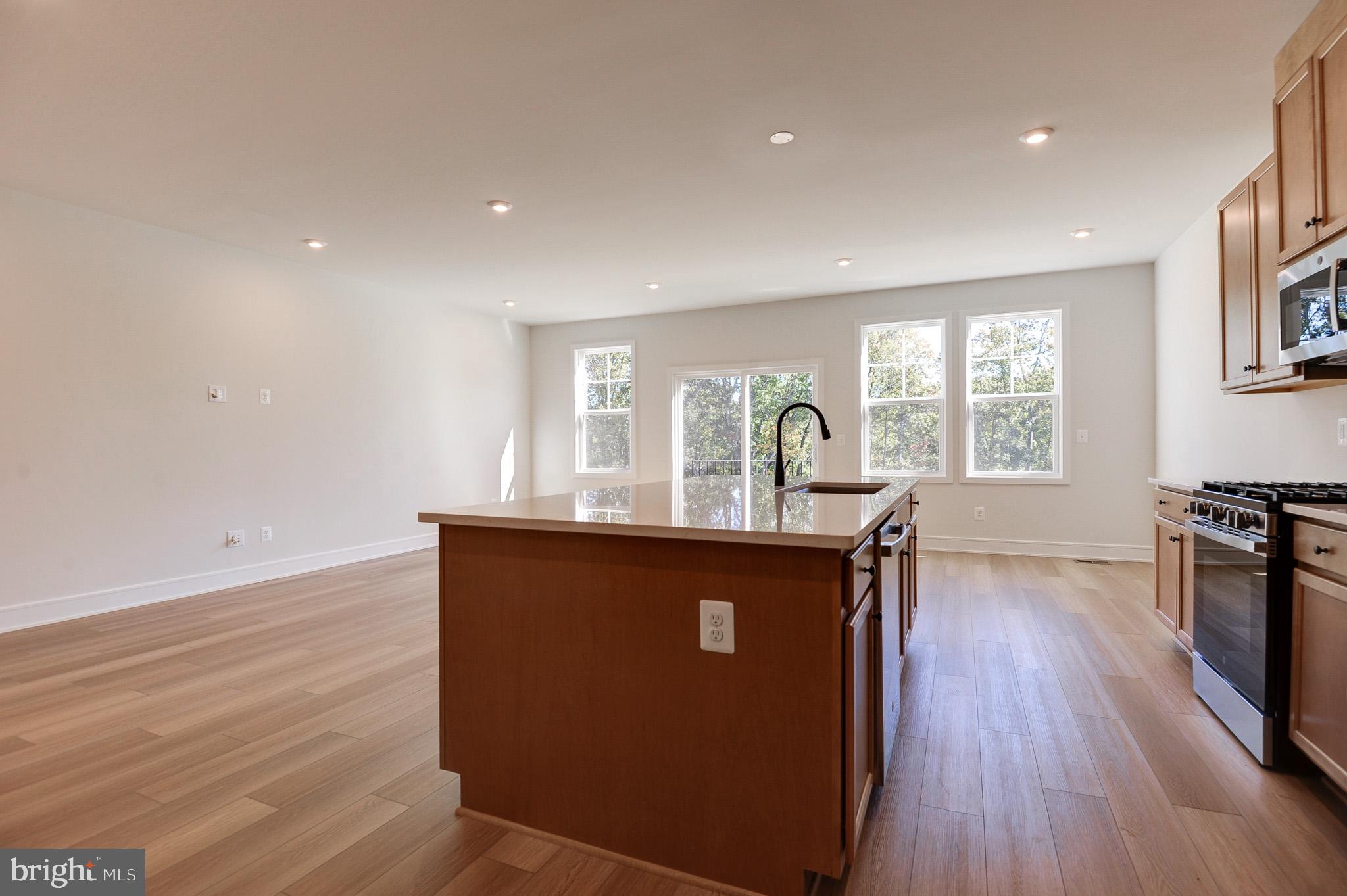 LAKE FREDERICK - Residential Lease