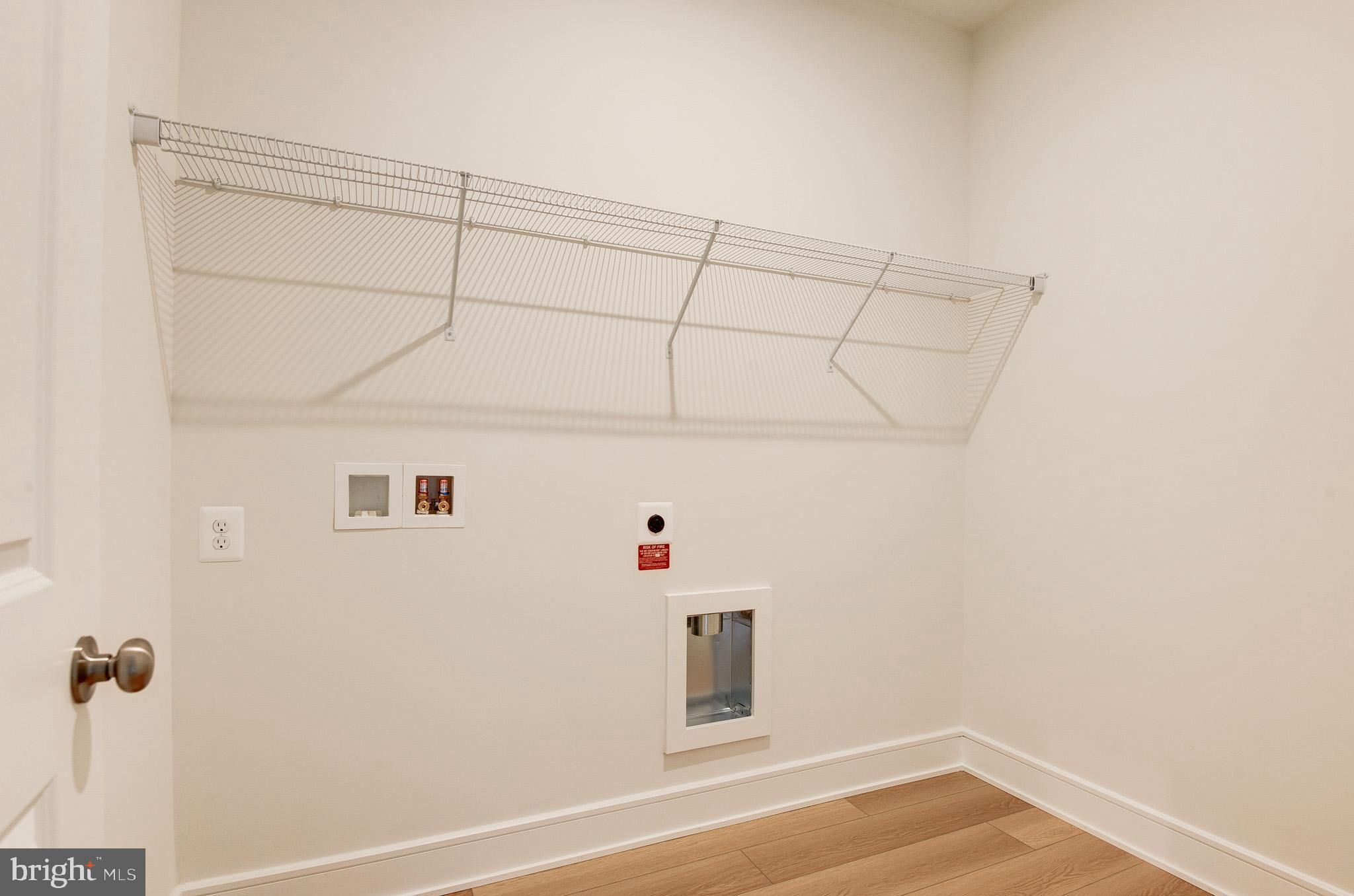 LAKE FREDERICK - Residential Lease