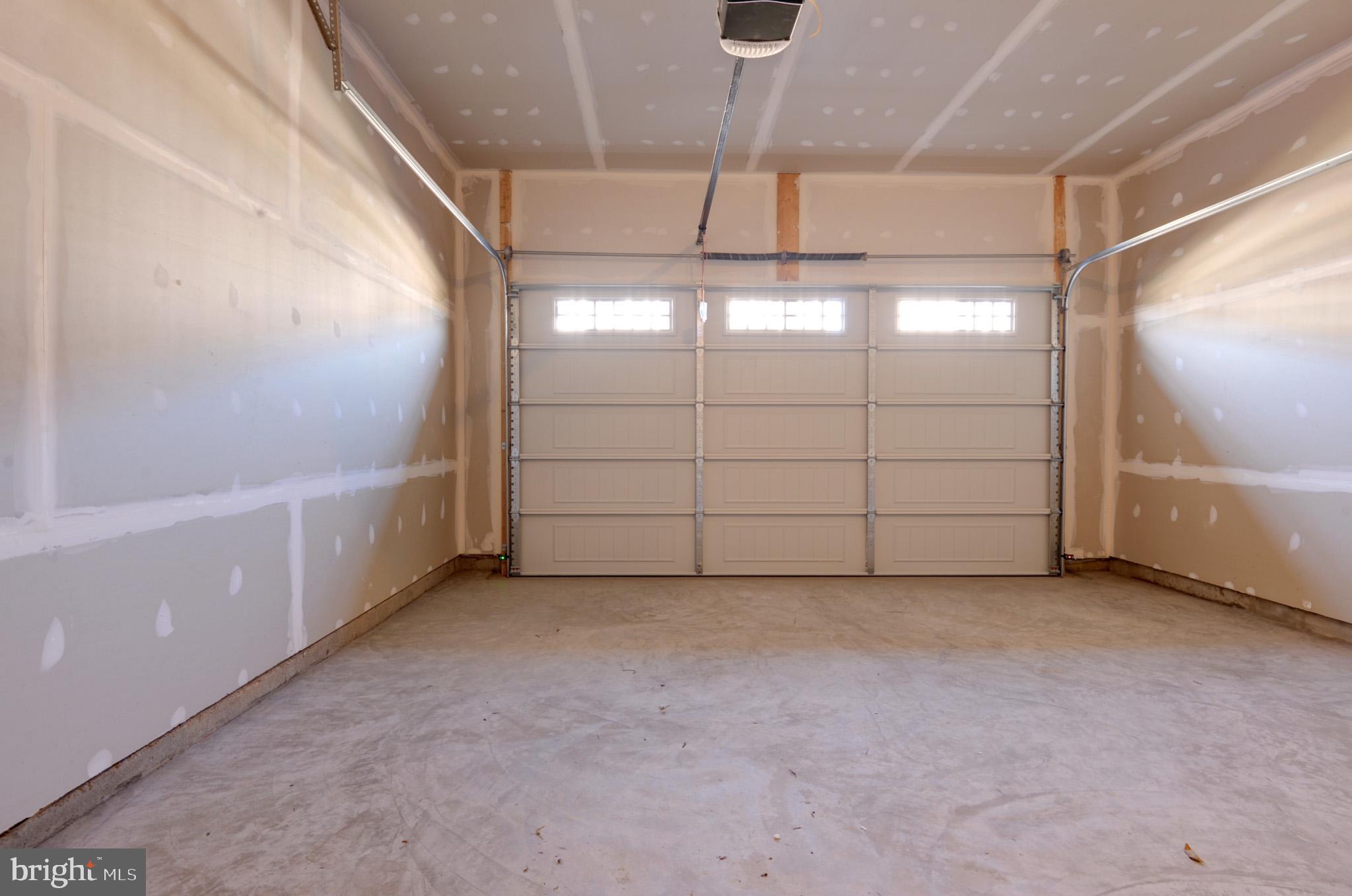 LAKE FREDERICK - Residential Lease