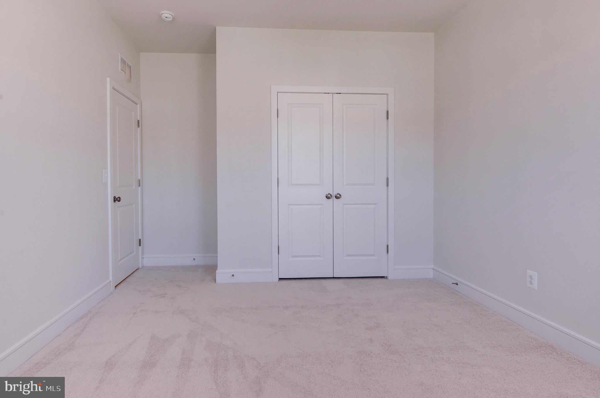 LAKE FREDERICK - Residential Lease