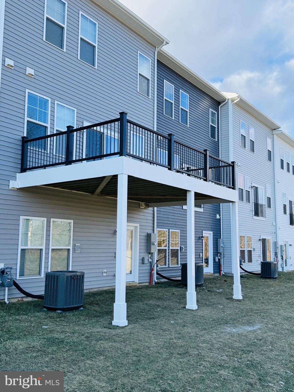 LAKE FREDERICK - Residential Lease