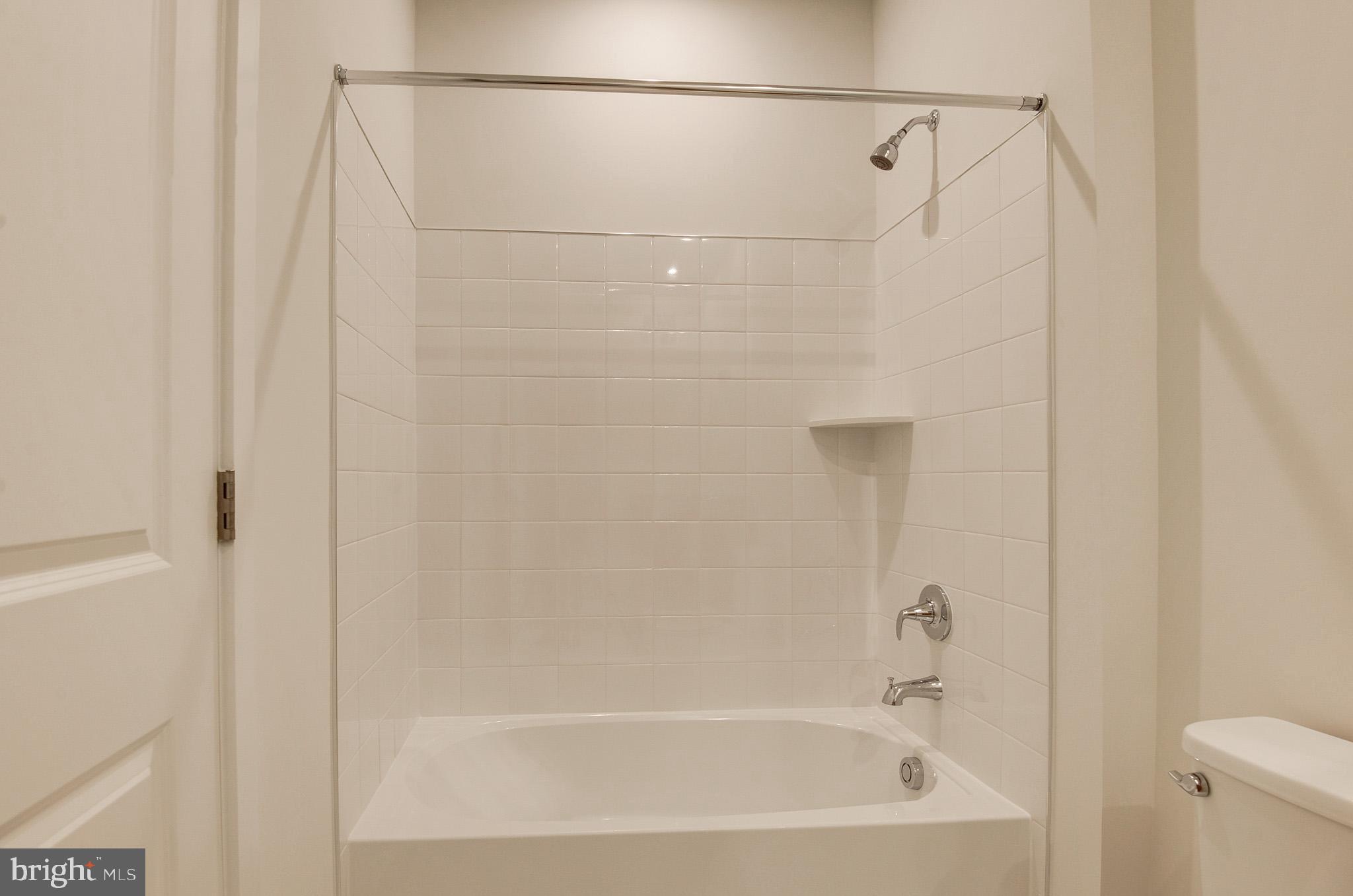 LAKE FREDERICK - Residential Lease