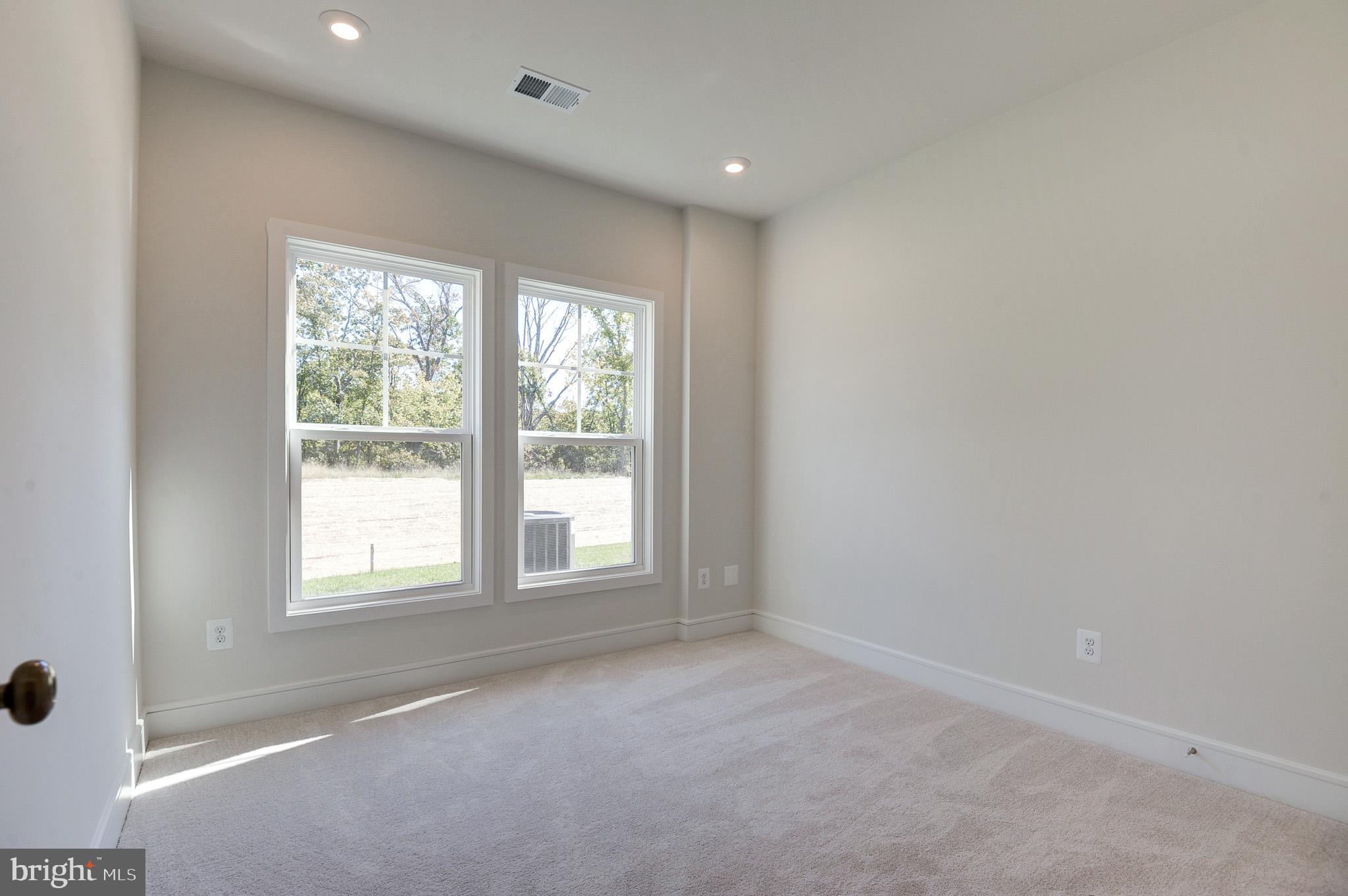 LAKE FREDERICK - Residential Lease