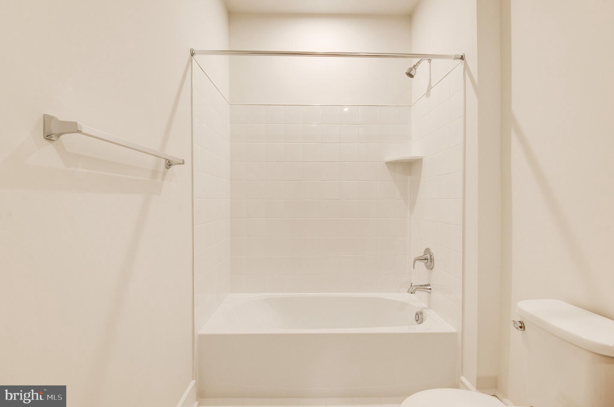 LAKE FREDERICK - Residential Lease